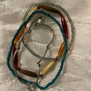 4 variety stretchy strands bracelet- 3 stretchy, 1 silver tone curve link